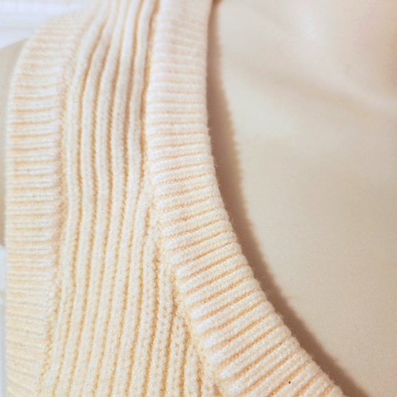 Zara Yellow Knit Crop Top - Picture 6 of 7